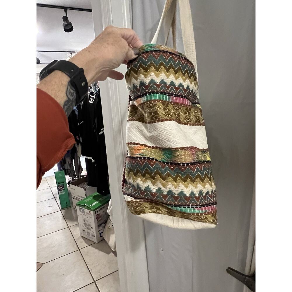 Astrid Multicolor Tote Bag Pompom Tassle Aztec Boho 22x12x6 - Picture 4 of 10